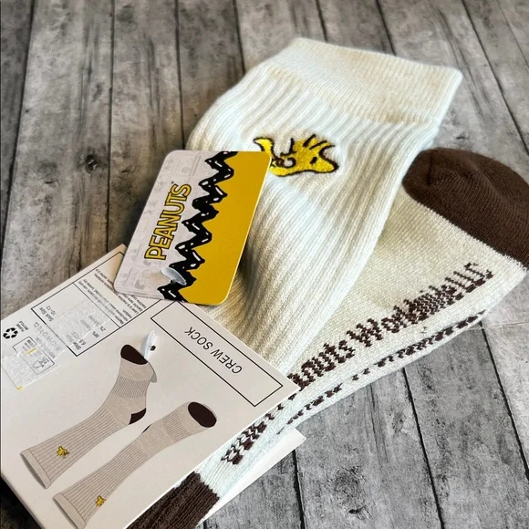 Peanuts Cream Crew Socks with Embroidered Woodstock - Picture 2 of 3